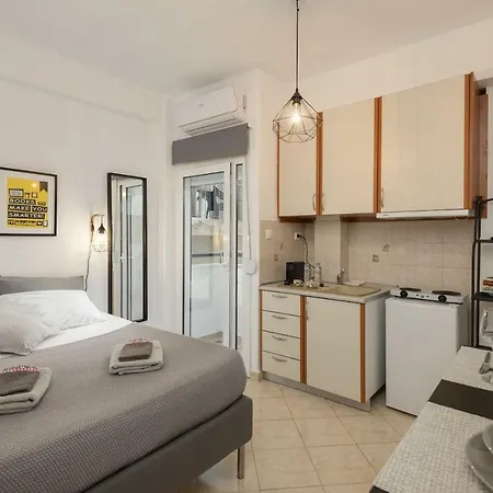Central Studio! Fiber Wifi, Ac, Private, Self Check-In! Thessaloniki Exterior photo