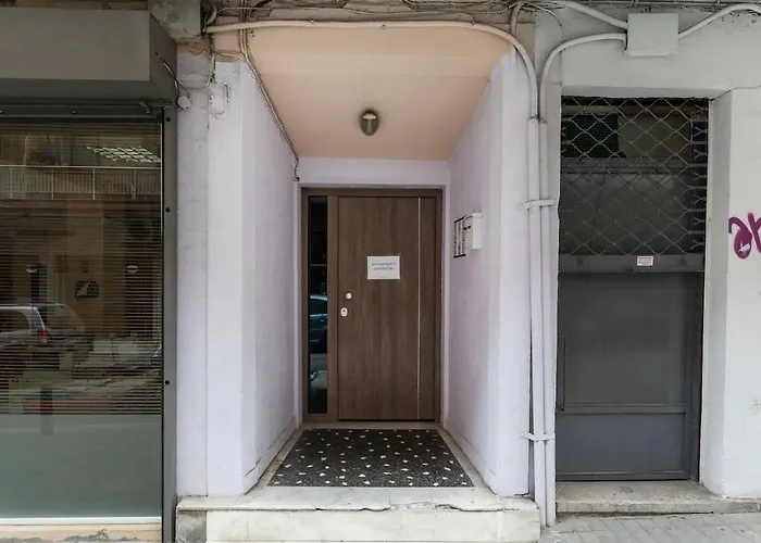 Central Studio! Fiber Wifi, Ac, Private, Self Check-In!