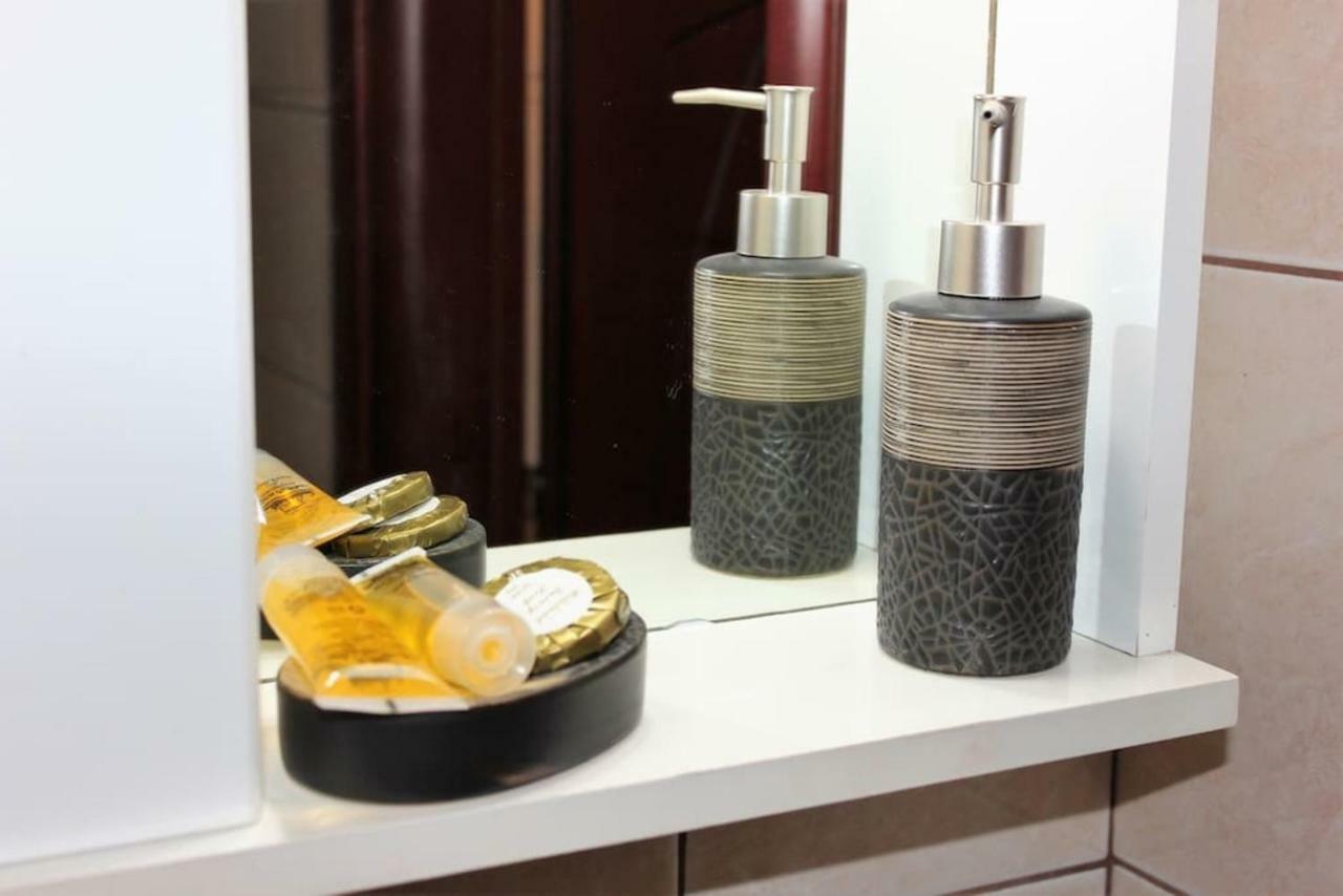 Studio! Fiber Wifi, Ac, Private, Self Check-in! Apartment Thessaloniki