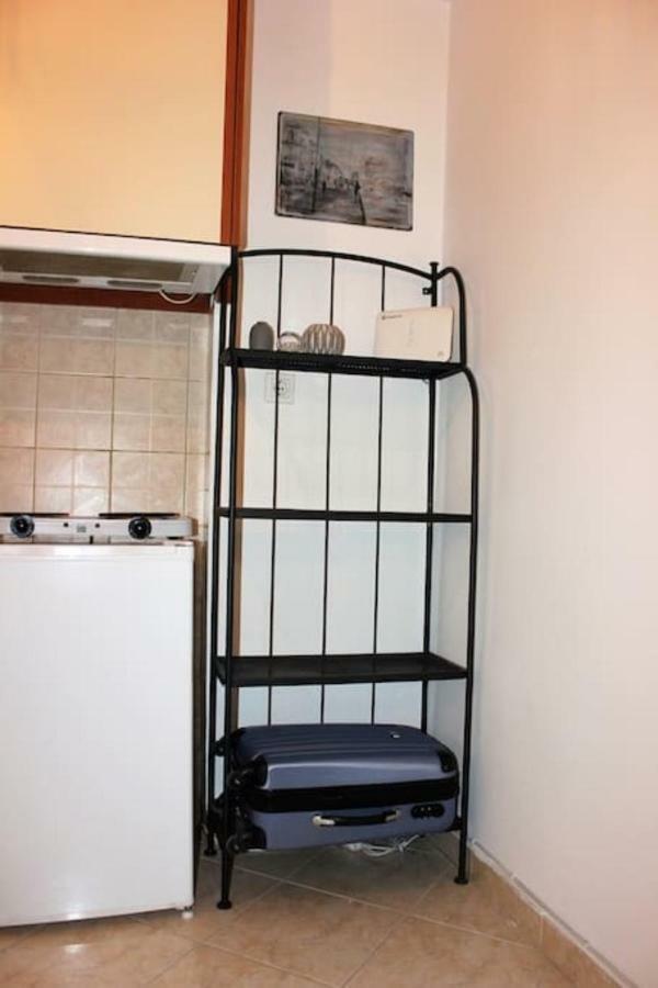 Studio! Fiber Wifi, Ac, Private, Self Check-in! Apartment