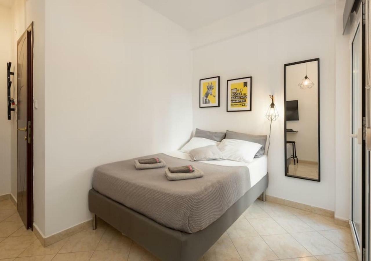 Studio! Fiber Wifi, Ac, Private, Self Check-in! Apartment Thessaloniki