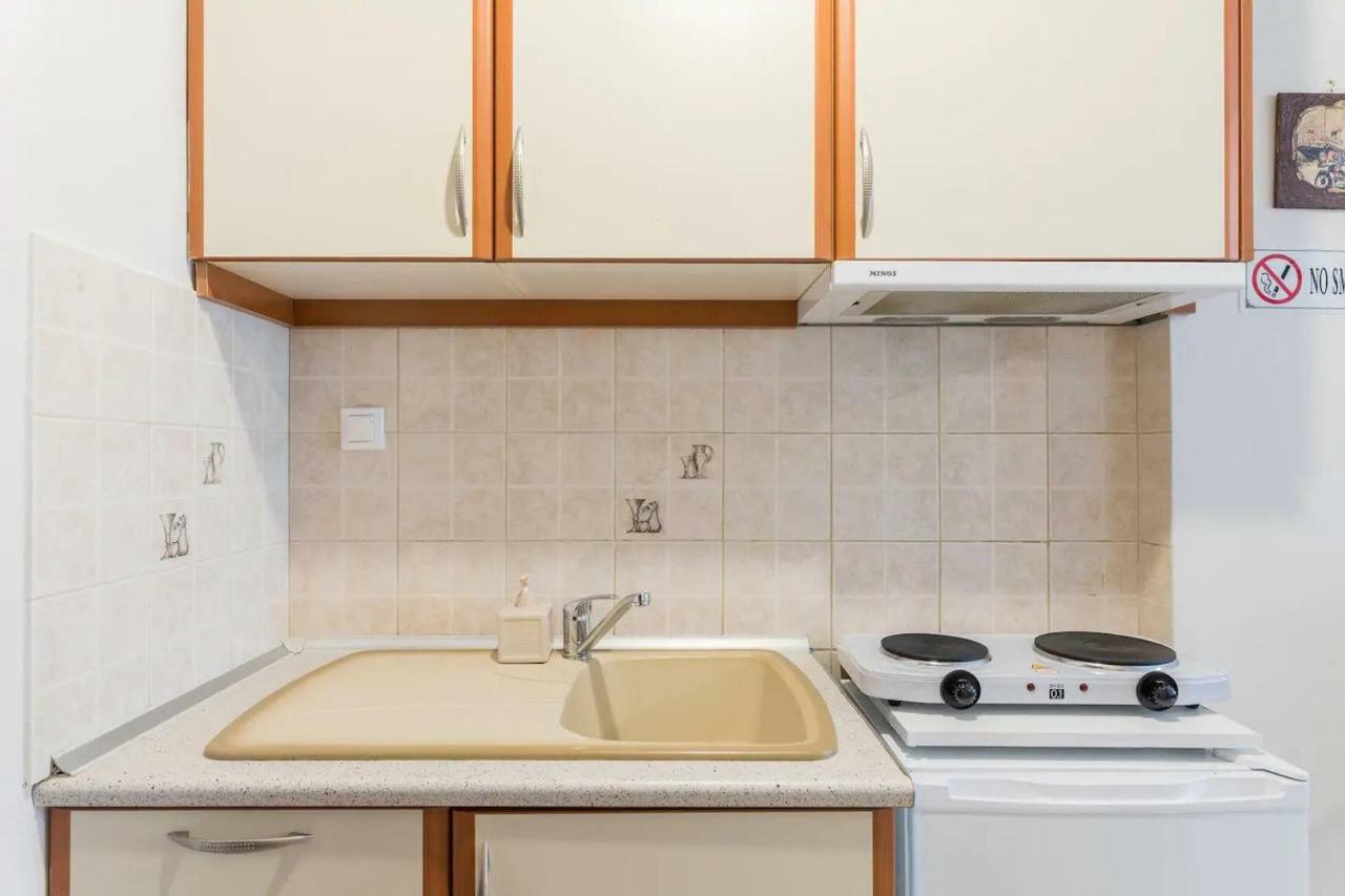 Studio! Fiber Wifi, Ac, Private, Self Check-in! Apartment