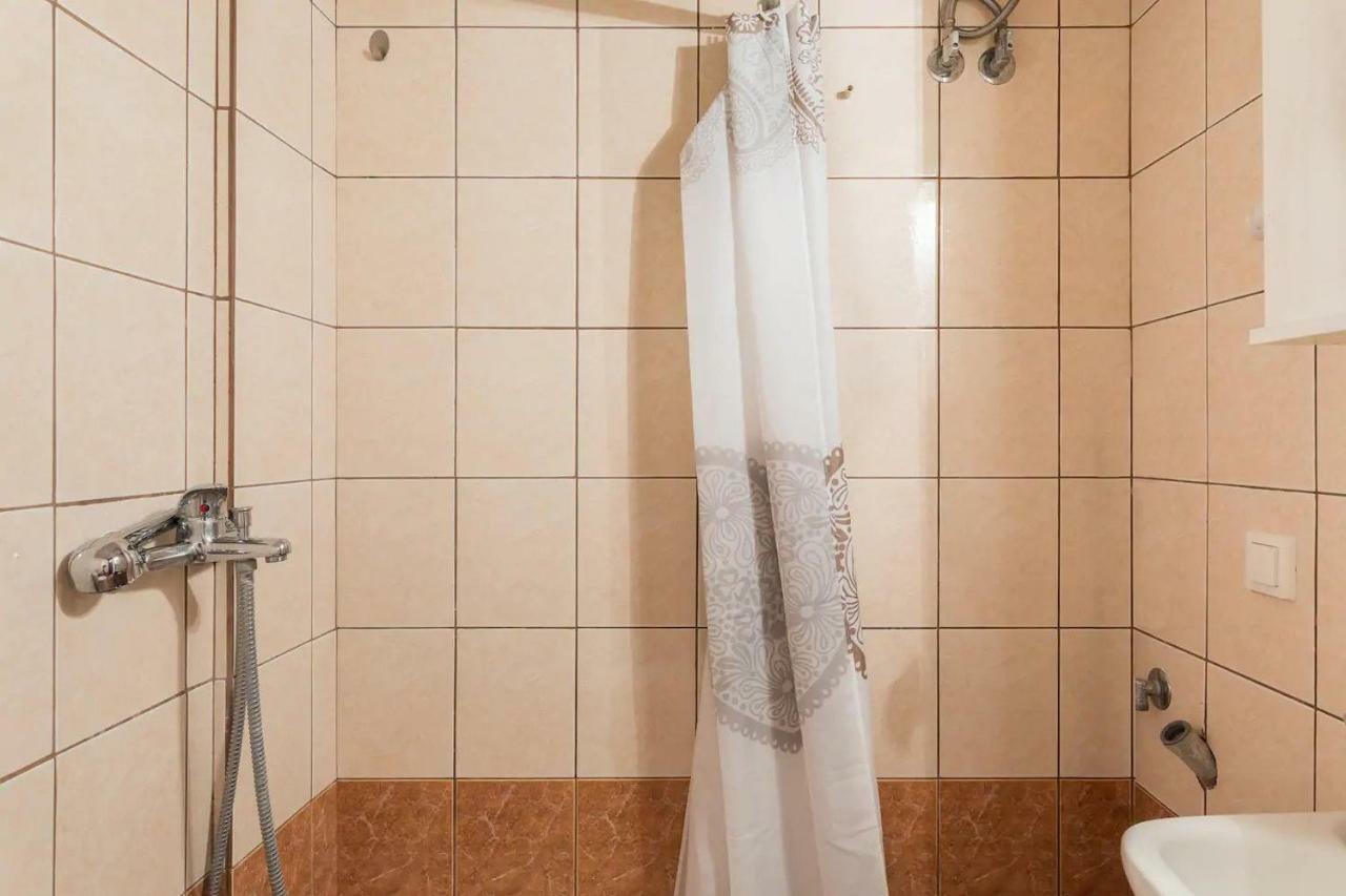 Studio! Fiber Wifi, Ac, Private, Self Check-in! Thessaloniki
